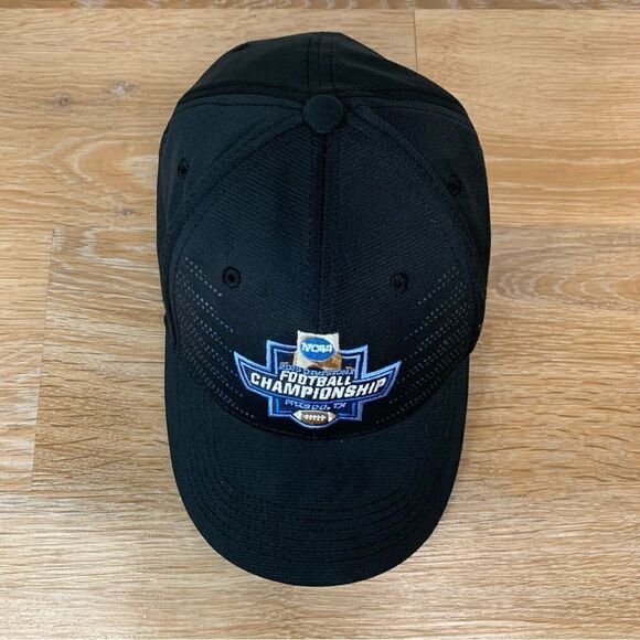 2019 NCAA Men’s College Baseball Fitted Cap Hat - Picture 2 of 11